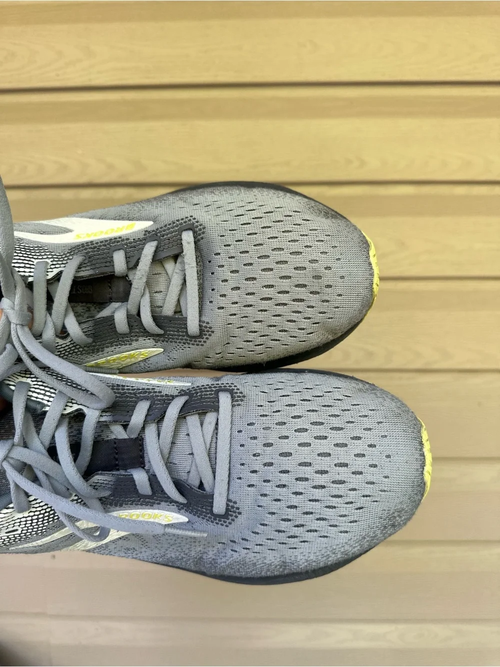 Size 11.5 - Brooks Ghost 16 Extra Wide Primer Grey Lime.